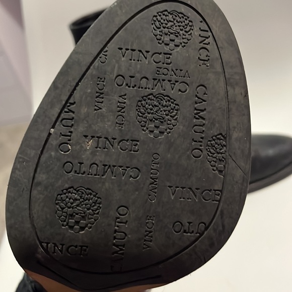 VINCE CAMUTO real leather boots. Original distressed leather, suede tassel. 8 - Picture 2 of 7